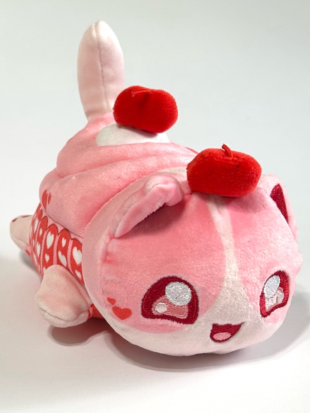 Aphmau Meemeows Cherry Cupcake Cat Mystery 6” Plush Litter 3